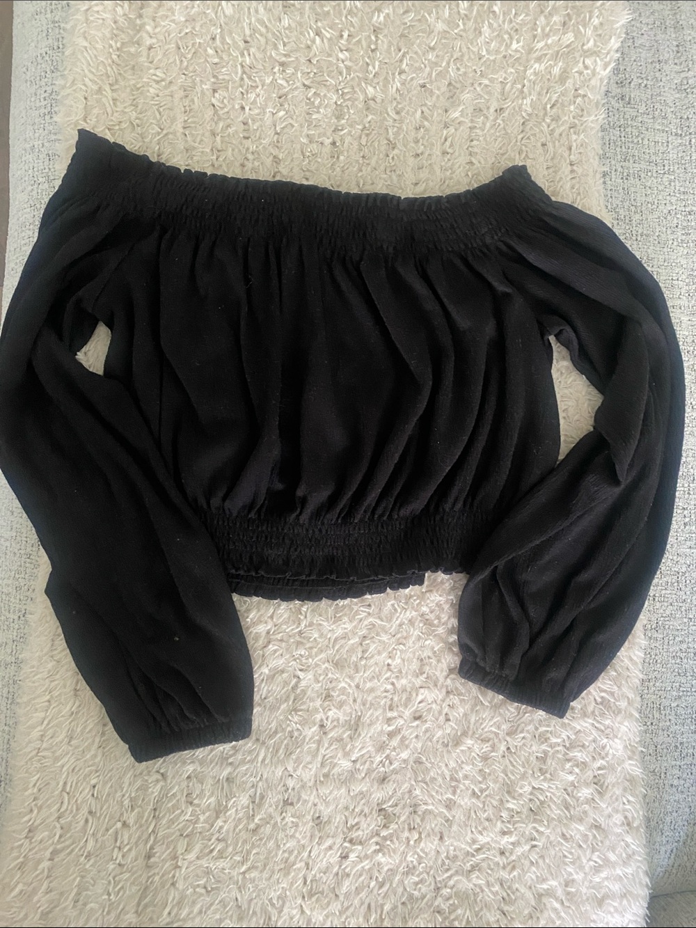 H&M Black Off-Shoulder Long Sleeve Crop Top